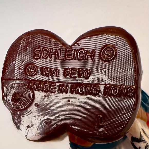 Vintage Schleich Indian Smurf Figure (1981) – Hong Kong Made - Picture 9 of 9